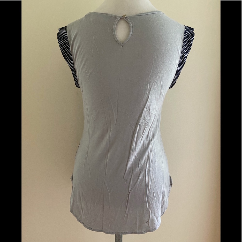 Cute Print Top w/ Solid Gray back - Picture 5 of 6